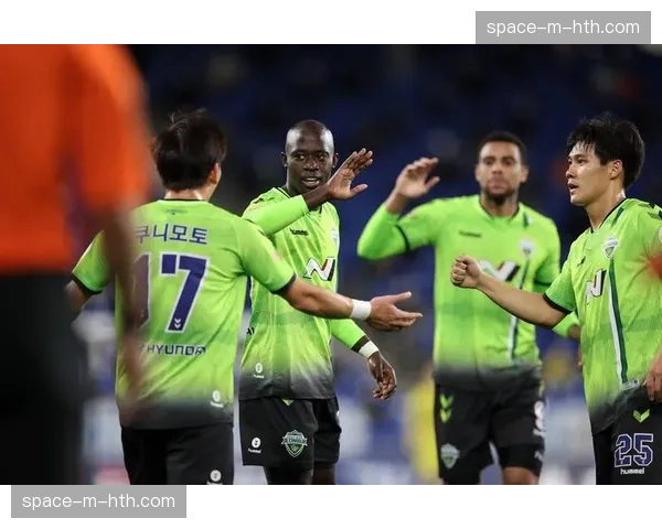 K联赛:蔚山现代2-1逆转全北现代,领跑积分榜 K联赛:蔚山现代2-1逆转全北现代,领跑积分榜